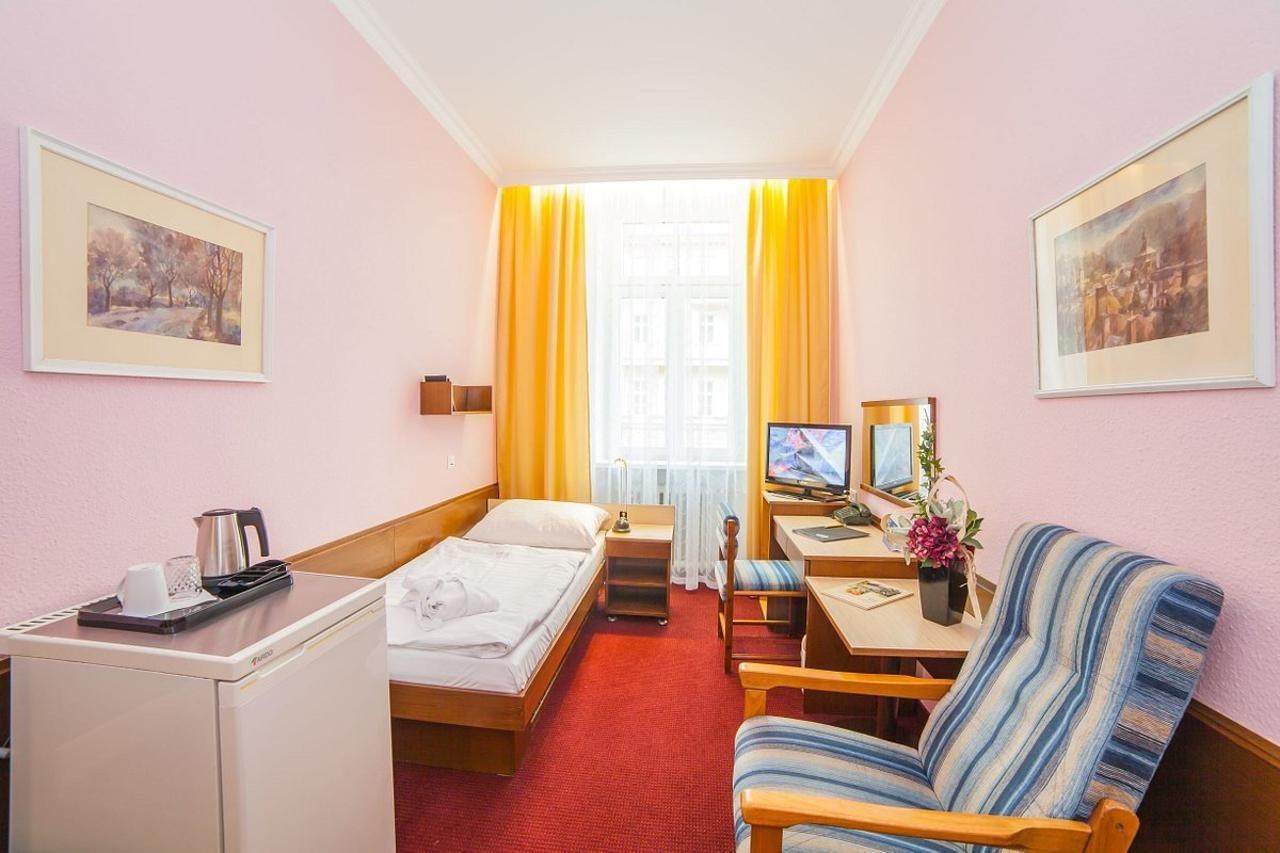 Krivan Hotel Karlovy Vary Esterno foto