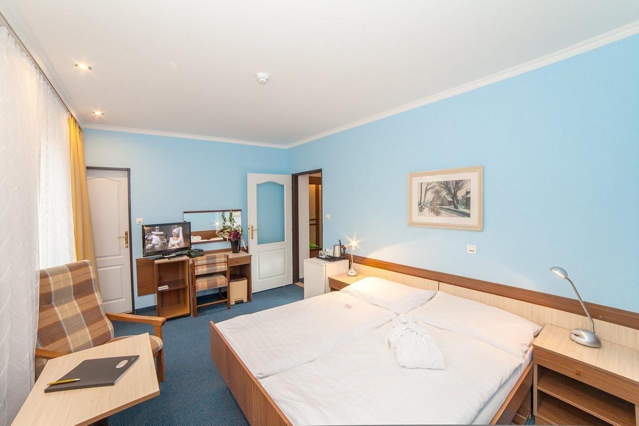 Krivan Hotel Karlovy Vary Esterno foto