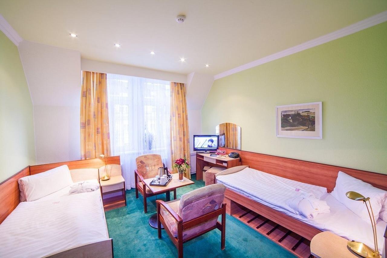 Krivan Hotel Karlovy Vary Esterno foto